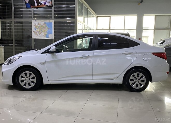 Hyundai Accent-7