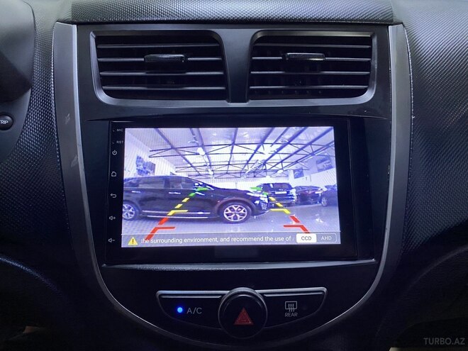 Hyundai Accent-19