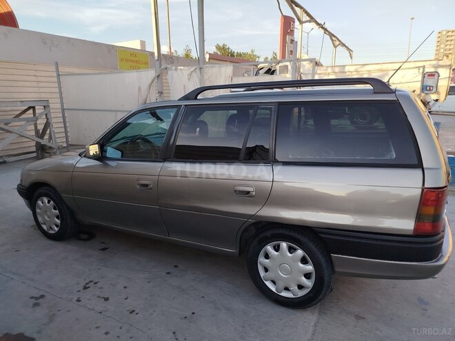 Opel Astra 1996, 450,000 km - 1.6 l - Sumqayıt