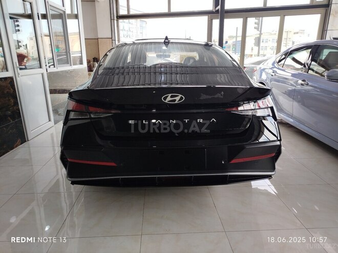 Hyundai Elantra-4