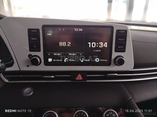 Hyundai Elantra-11