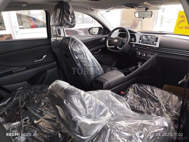 Hyundai Elantra-18