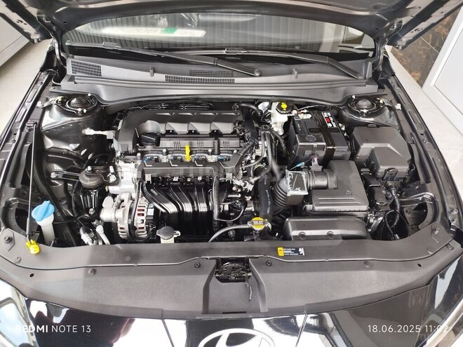 Hyundai Elantra-21
