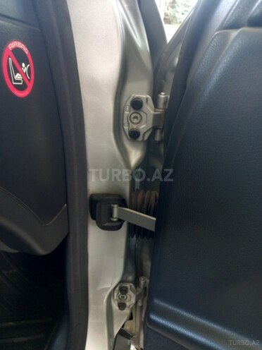 Mercedes E 240 1999, 447,000 km - 2.4 l - Tovuz