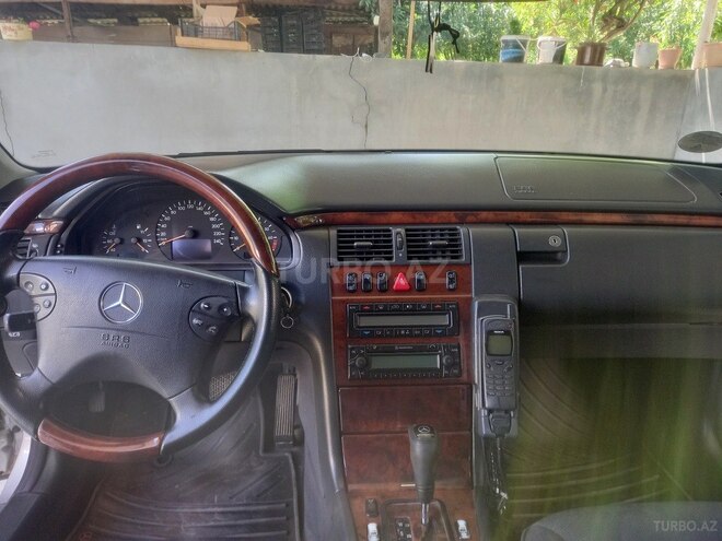 Mercedes E 240 1999, 447,000 km - 2.4 l - Tovuz