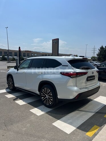 Toyota Highlander-4