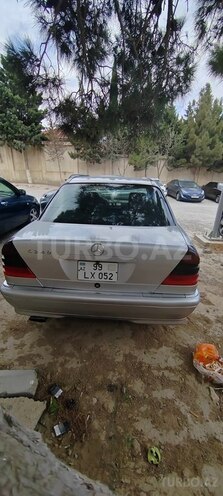 Mercedes C 240 1999, 240,000 km - 2.6 л - Bakı