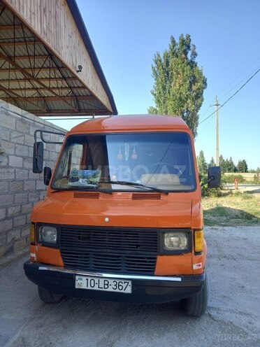 Mercedes 208 D 1988, 578,355 km - 2.3 l - Şabran