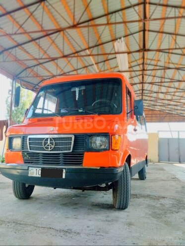 Mercedes 208 D 1988, 578,355 km - 2.3 l - Şabran