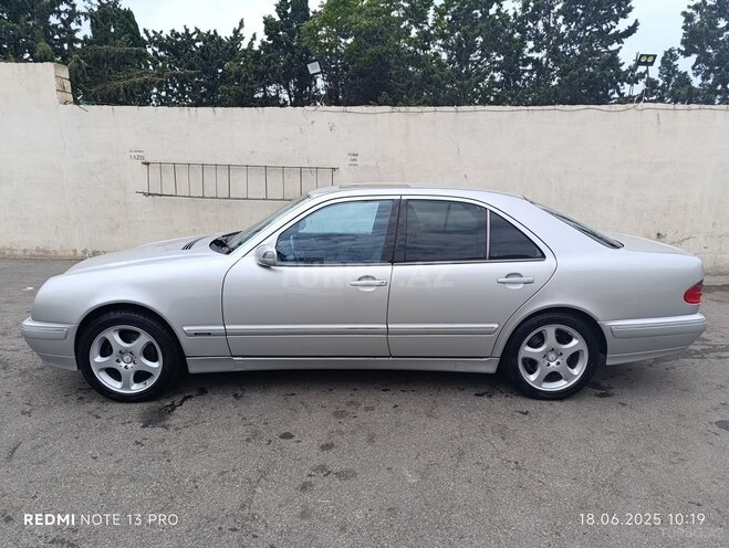 Mercedes E 320 2000, 258,321 km - 3.2 l - Bakı