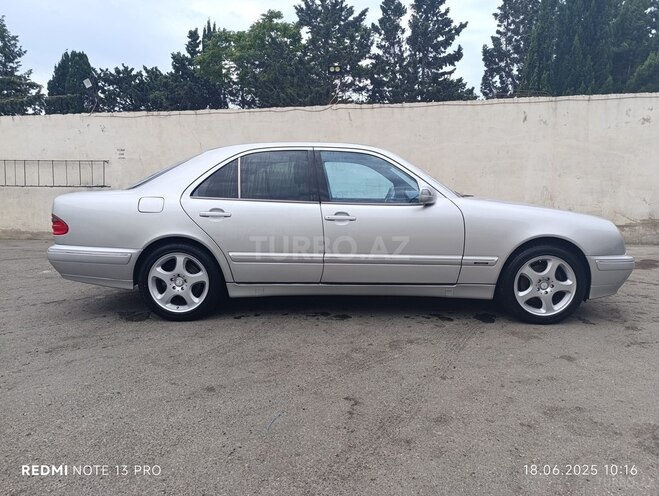 Mercedes E 320 2000, 258,321 km - 3.2 l - Bakı