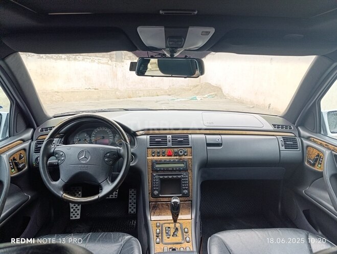 Mercedes E 320 2000, 258,321 km - 3.2 l - Bakı