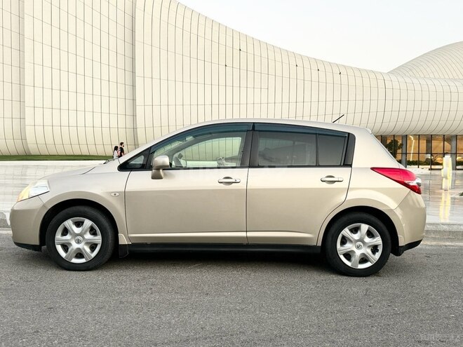 Nissan Tiida-3