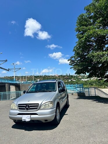 Mercedes ML 320 2000, 260,000 km - 3.2 l - Quba