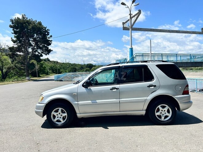 Mercedes ML 320 2000, 260,000 km - 3.2 l - Quba