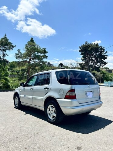 Mercedes ML 320 2000, 260,000 km - 3.2 l - Quba