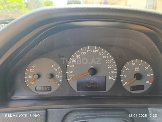 Mercedes E 320 2000, 258,321 km - 3.2 l - Bakı