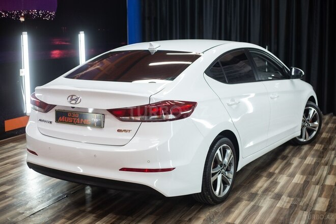 Hyundai Avante-12