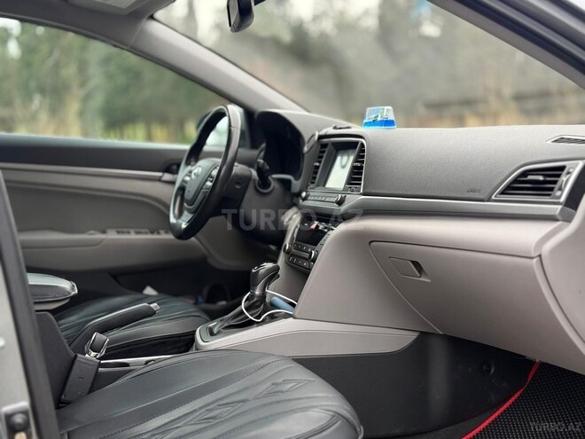 Hyundai Elantra 2017, 175,418 km - 2.0 л - Bakı