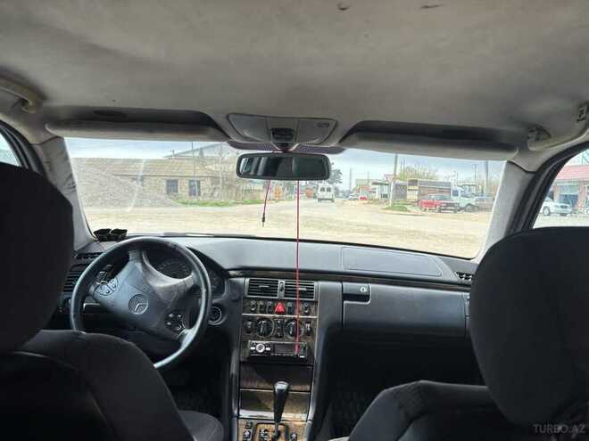 Mercedes E 270 2000, 600,000 km - 2.7 l - Bakı