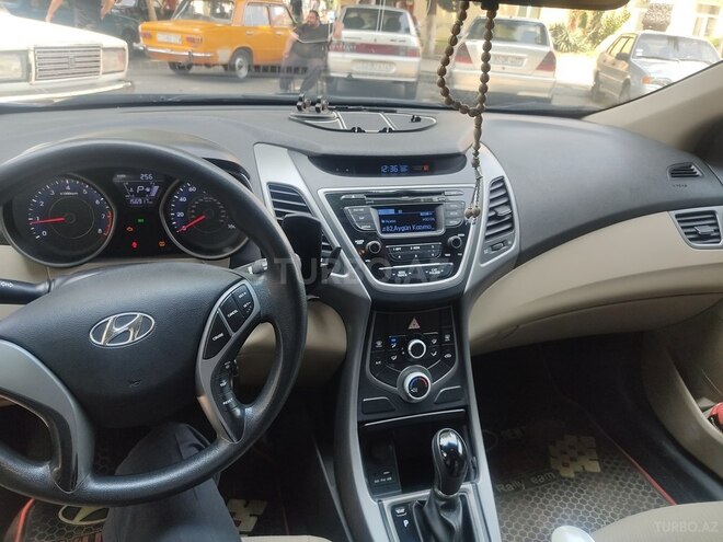 Hyundai Elantra 2015, 252,667 km - 1.8 л - Ağdaş