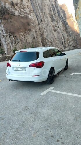 Opel Astra 2011, 255,000 km - 1.4 л - Quba