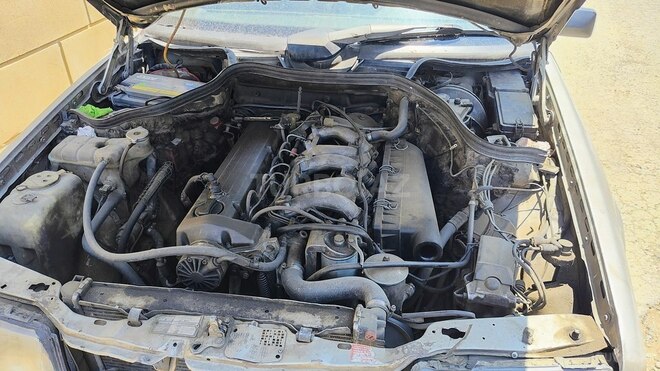 Mercedes E 300 d 1989, 300,000 km - 3.0 l - Bakı