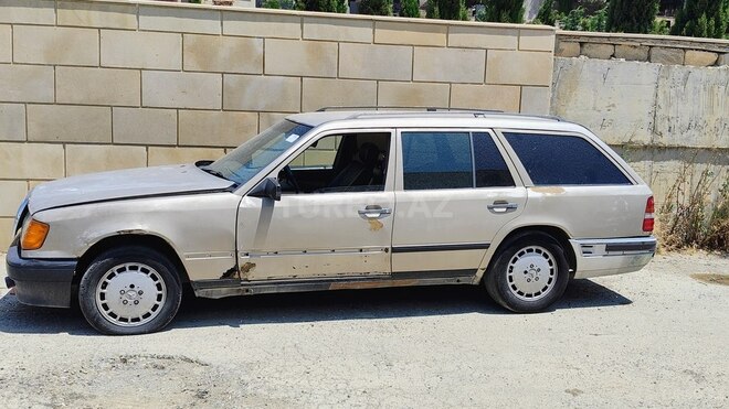 Mercedes E 300 d 1989, 300,000 km - 3.0 l - Bakı