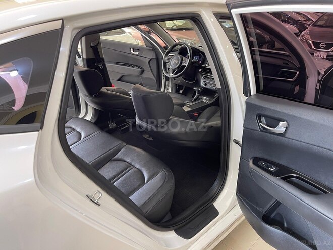 Kia K5-11