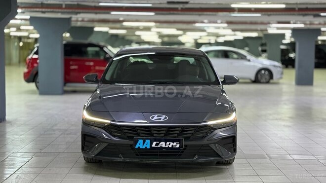 Hyundai Elantra-1