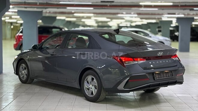 Hyundai Elantra-5