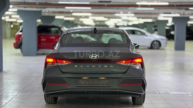 Hyundai Elantra-6