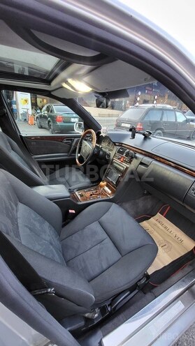 Mercedes E 240 1997, 260,000 km - 2.4 l - Bakı