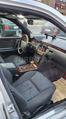 Mercedes E 240 1997, 260,000 km - 2.4 l - Bakı