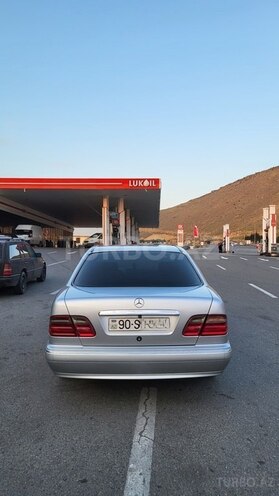 Mercedes E 240 1997, 260,000 km - 2.4 l - Bakı