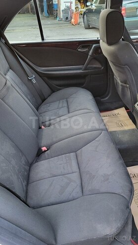 Mercedes E 240 1997, 260,000 km - 2.4 l - Bakı
