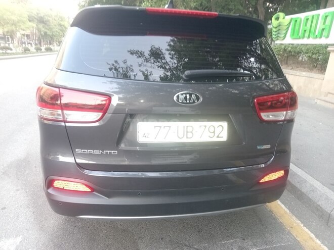 Kia Sorento-6