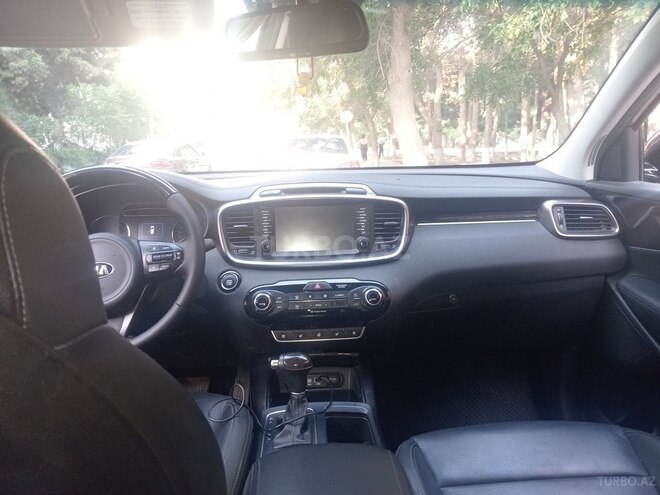 Kia Sorento-19