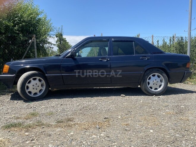 Mercedes 190 1990, 182,515 km - 2.0 l - Qusar