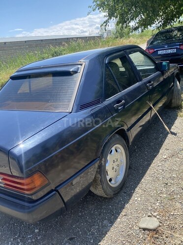 Mercedes 190 1990, 182,515 km - 2.0 l - Qusar