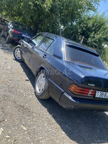 Mercedes 190 1990, 182,515 km - 2.0 l - Qusar