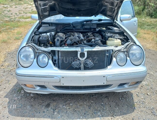 Mercedes E 200 d 2000, 634,000 km - 2.2 l - Salyan