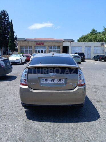 Toyota Prius-8