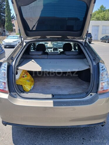Toyota Prius-11
