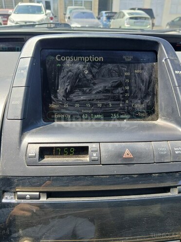 Toyota Prius-5
