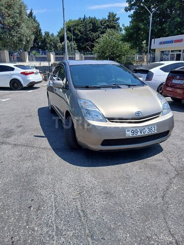 Toyota Prius-3