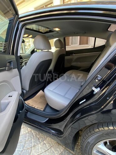 Hyundai Elantra 2018, 110,000 km - 2.0 l - Bakı
