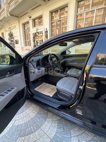 Hyundai Elantra 2018, 110,000 km - 2.0 l - Bakı