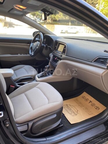 Hyundai Elantra 2018, 110,000 km - 2.0 l - Bakı