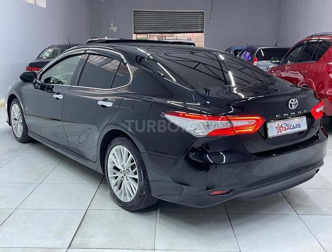 Toyota Camry-7